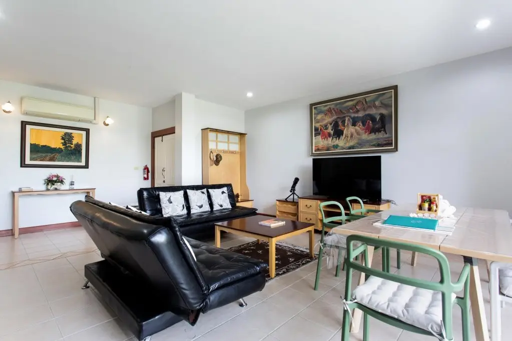 Кханонгпхра: Golf View Suite 2BR Entire Apartment @ Bonanza Khao Yai