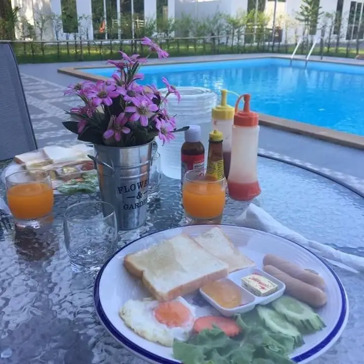 Лансака: Pool House Lansaka