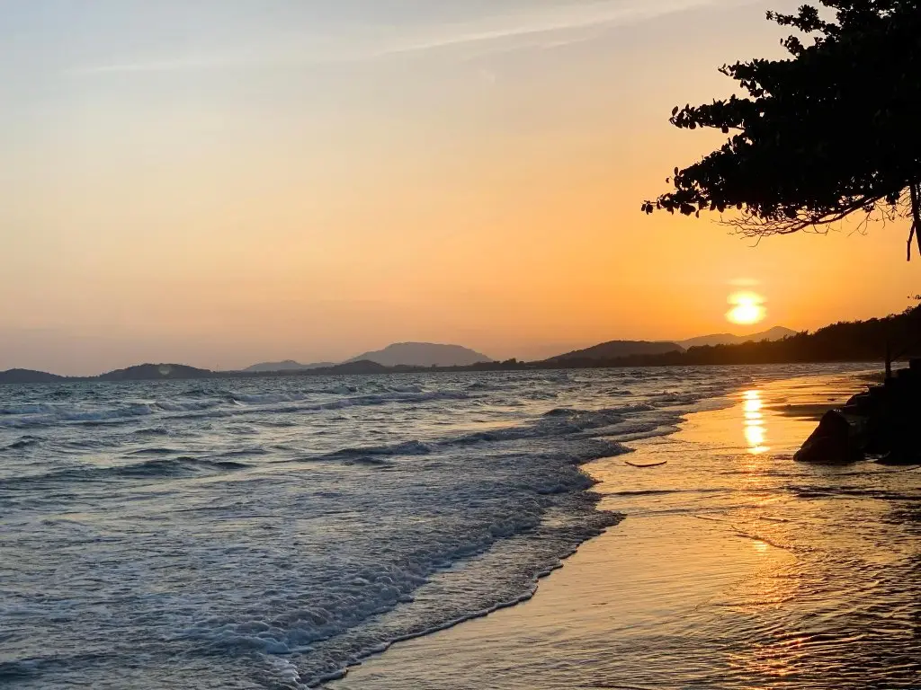 Клаенг: Gorgeous Sunset View @ Mae Phim Beachfront Condo