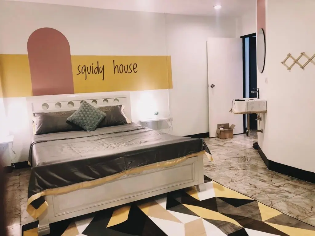 Ко Сичанг: Squidy home