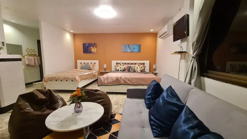 Ко Сичанг: Squidy home