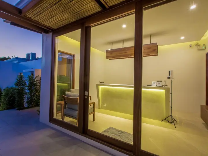 Самуи: White Whale Beachfront Pool Villa