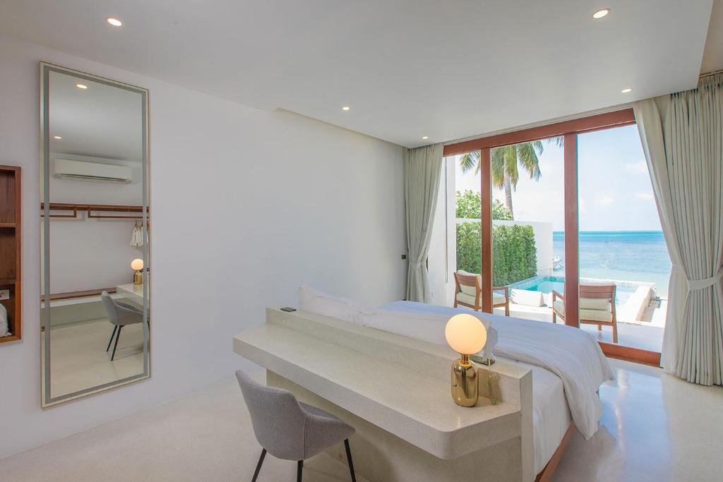 Самуи: White Whale Beachfront Pool Villa