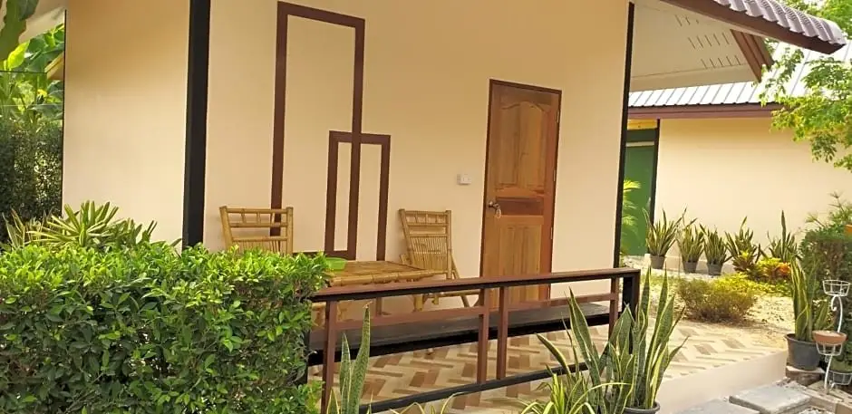 Утхай-Тхани: Numhom Resort (SHA Extra Plus)