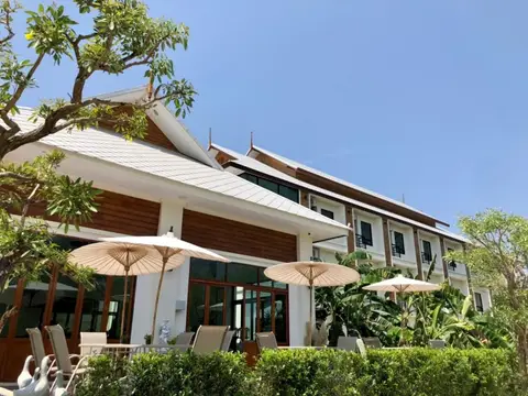 Kokhaburi Hotel — фото 1