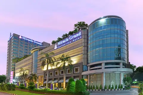 Miracle Grand Convention Hotel — фото 1