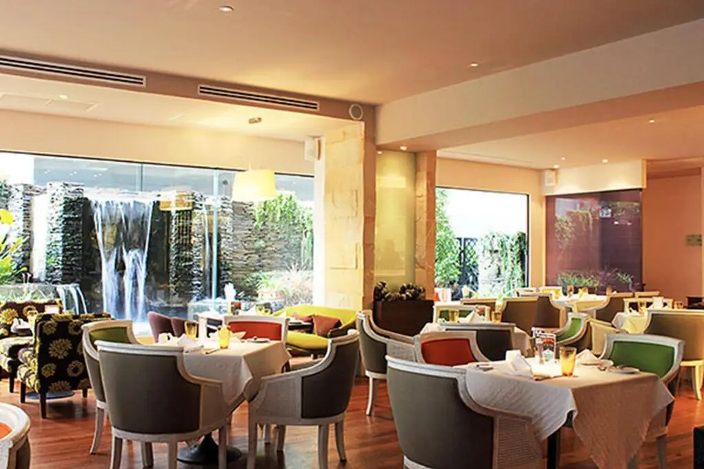 Бангкок: St. James Hotel