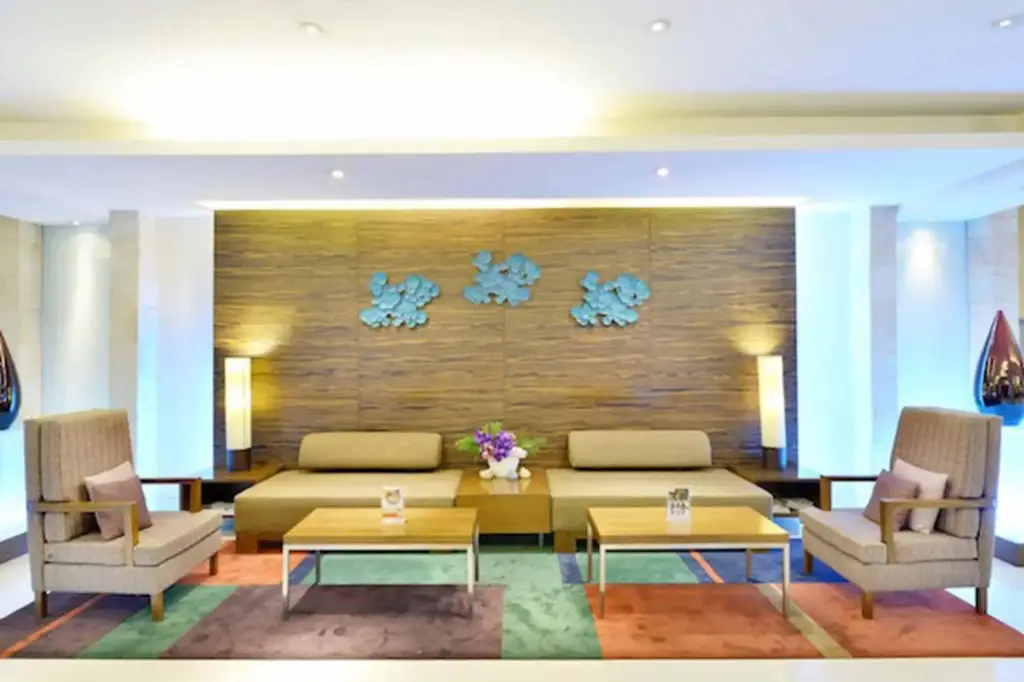 Бангкок: St. James Hotel