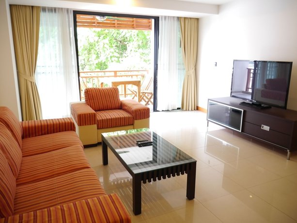 Пхукет: Surin Sabai Condo 2