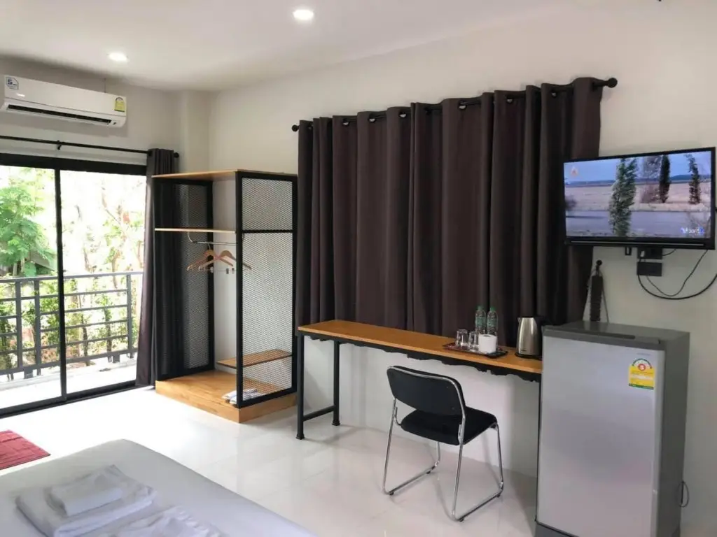 Сураттхани: ดีดี โมเดิร์นเฮาส์ (DD Modern House)