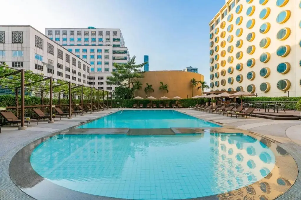 Бангкок: Holiday Inn Bangkok Silom by IHG