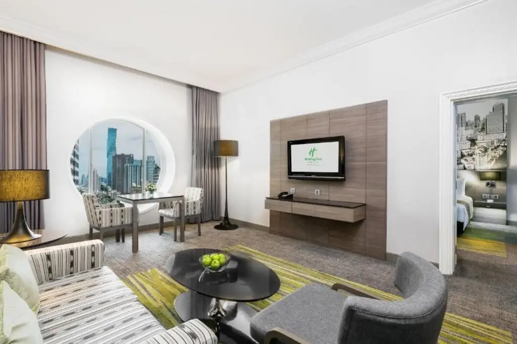 Бангкок: Holiday Inn Bangkok Silom by IHG