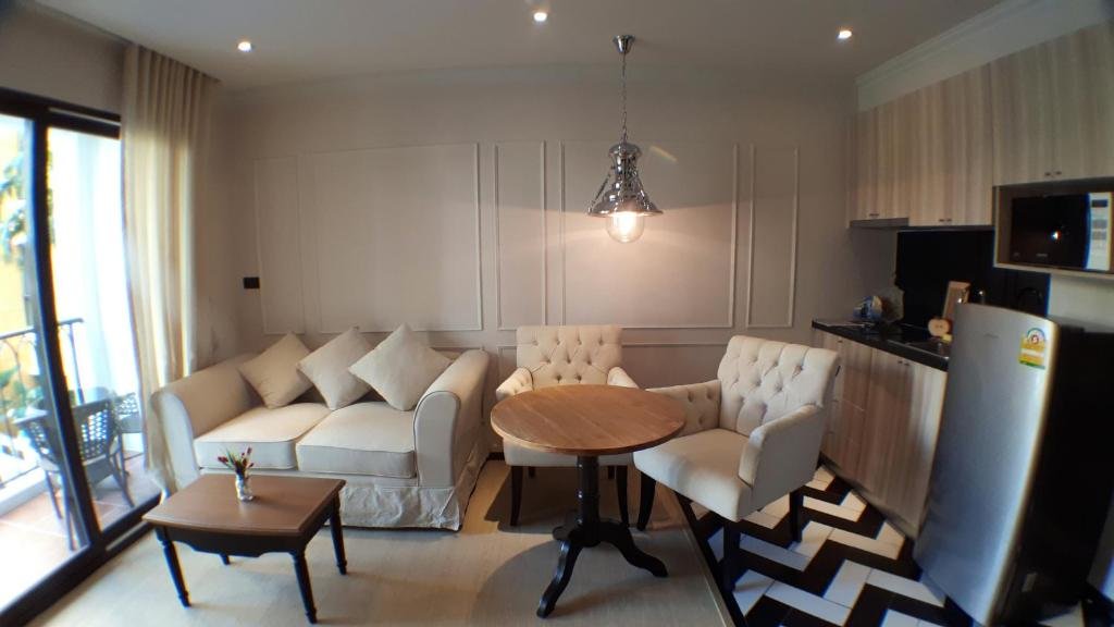 На Чом Тхиан: Venetian Signature Condo by Immy