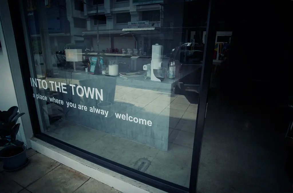 Краби: Отель Into the Town
