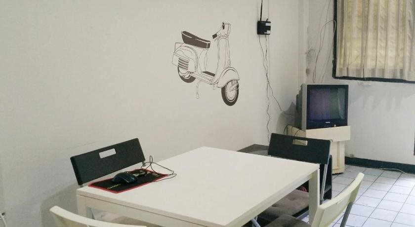Бангкок: M House Hostel