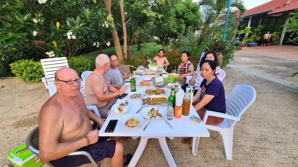 Чаам: Room in Bungalow - Schönes Bungalow mit Gemeinschaftichem Außenpool und 2km vom Sandstrand Enfernt