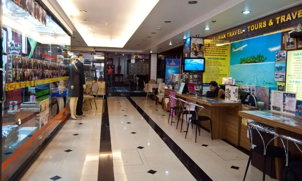 Бангкок: Erawan House