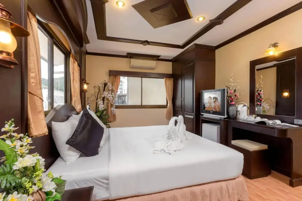 Кату: Chang Club Hotel