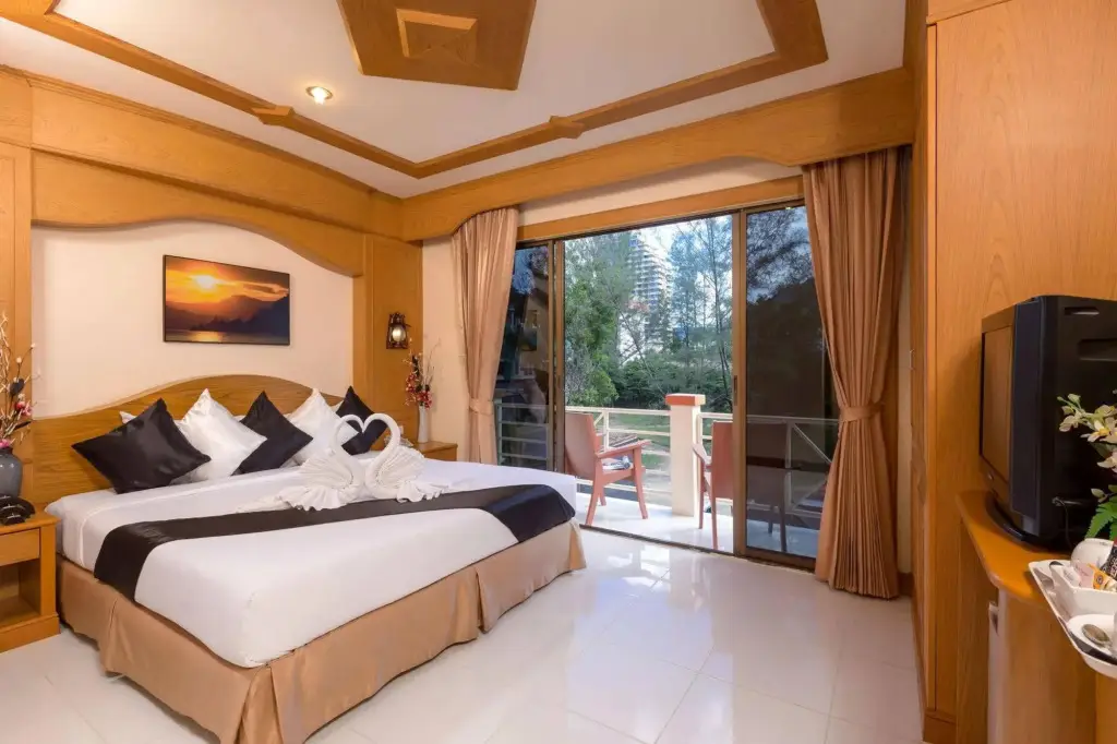 Кату: Chang Club Hotel