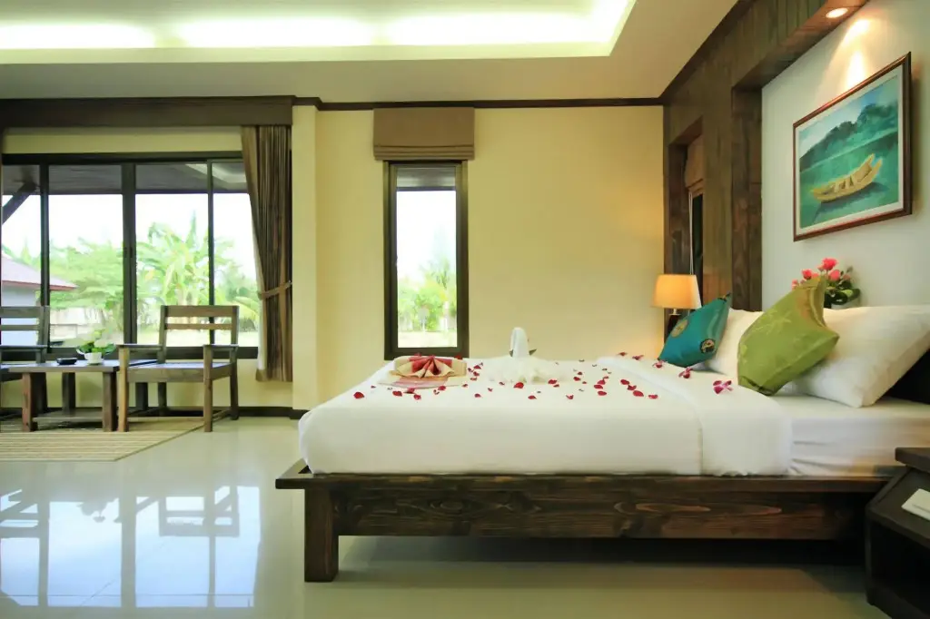 Пхукет: The Villa Laemhin Lagoon Resort