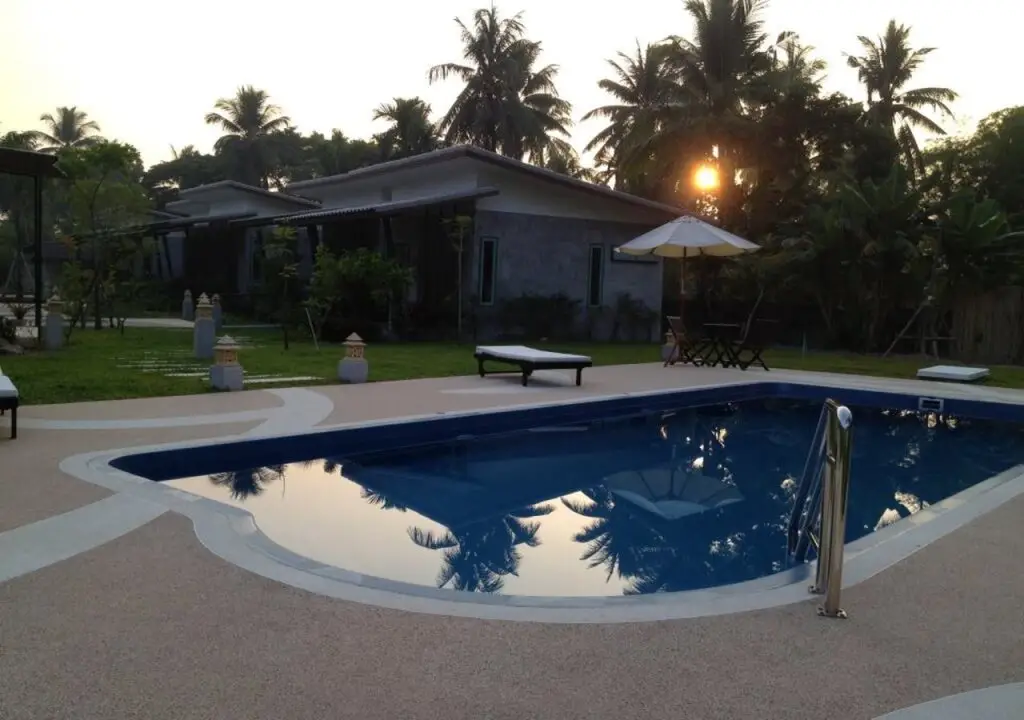 Сатун: The Gleam Resort