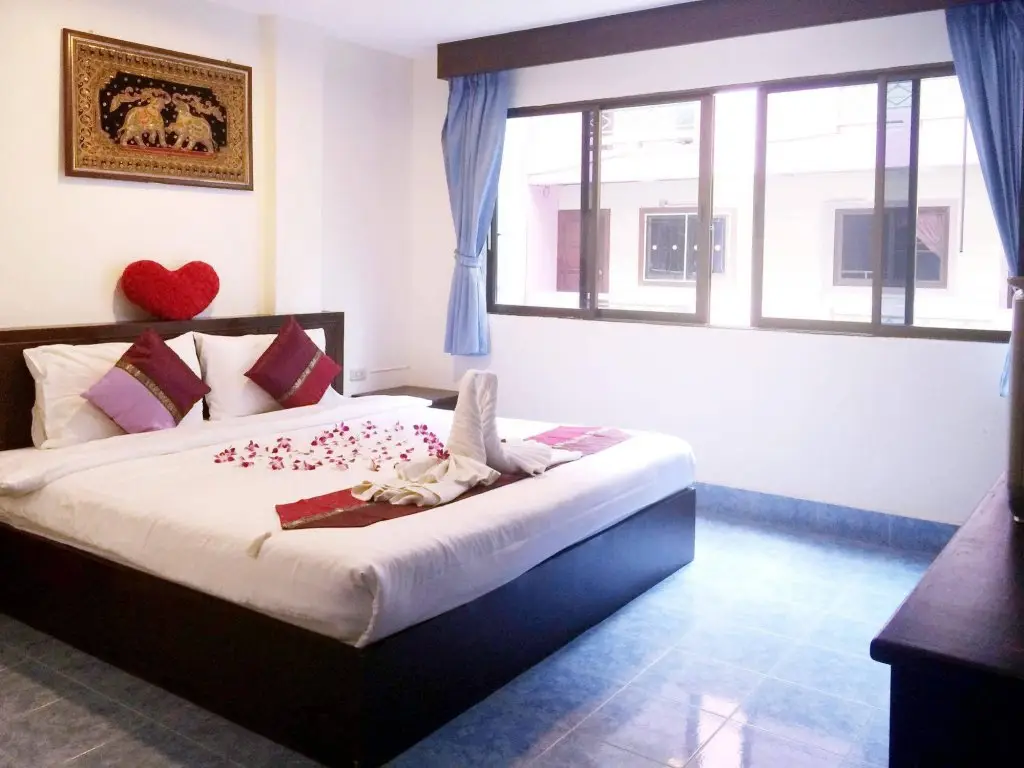 Кату: Patong Ours Guest House