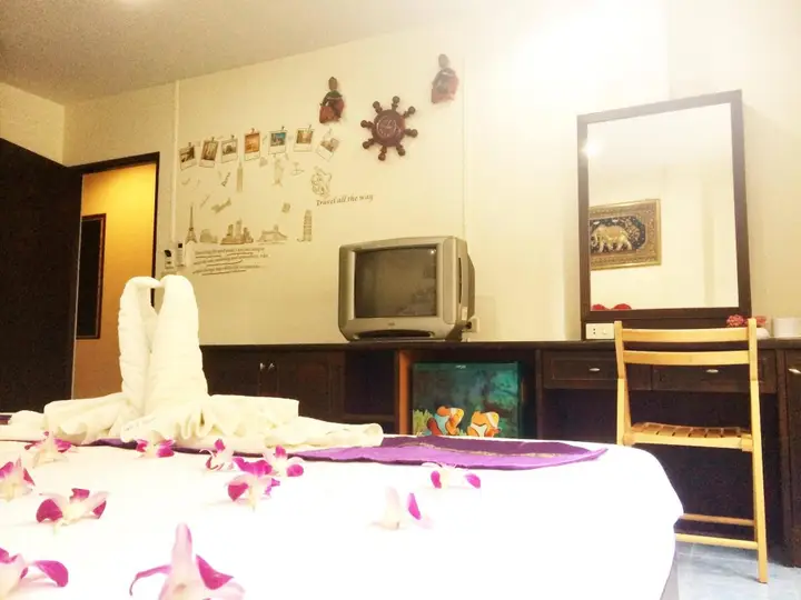 Кату: Patong Ours Guest House