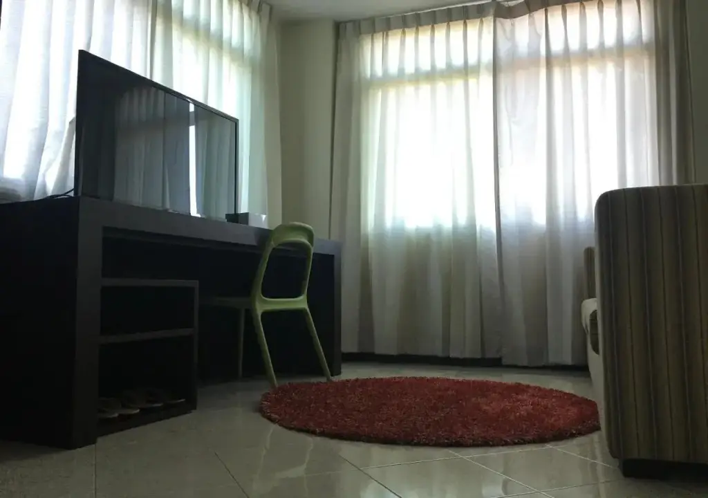 Фрае: huern che ta one