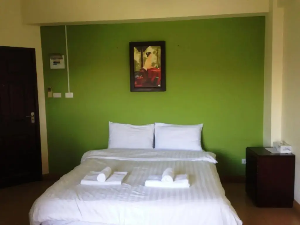 Чонбури: Yanadin Service Apartment