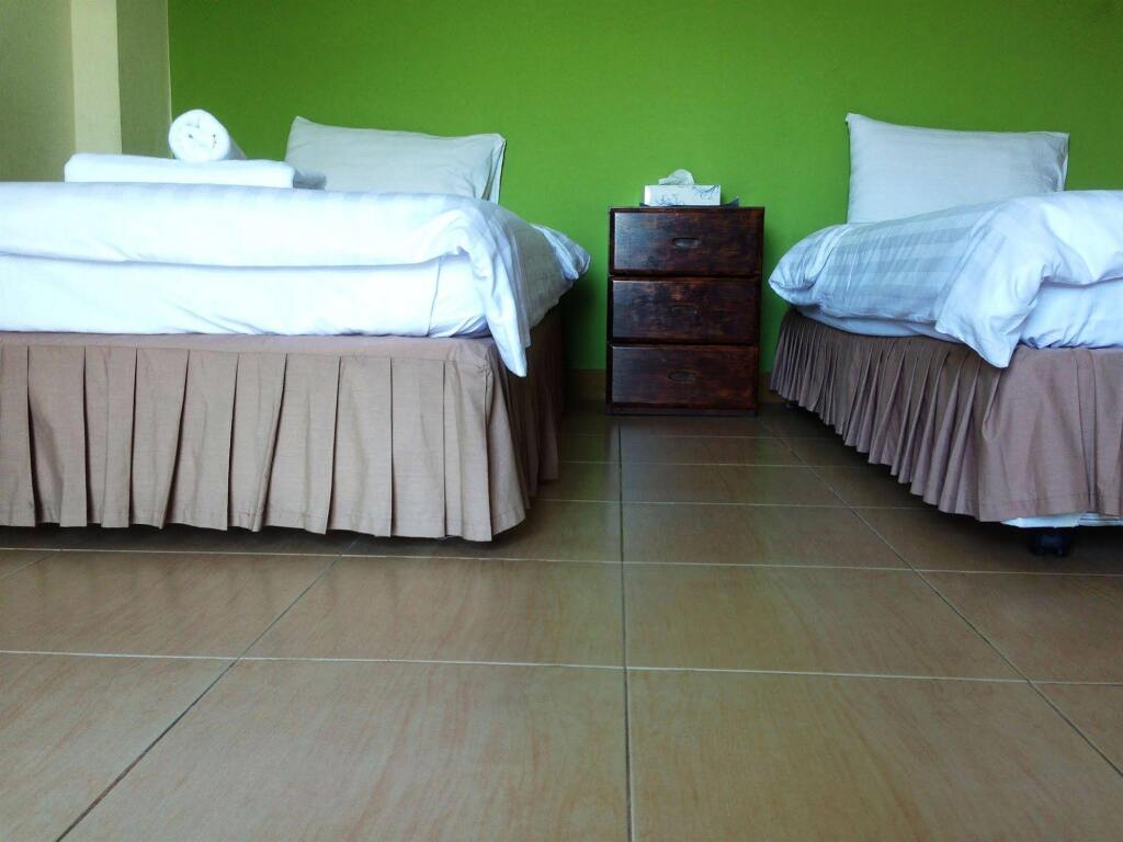 Чонбури: Yanadin Service Apartment