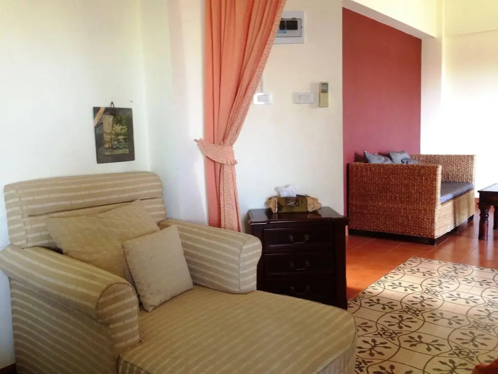 Чонбури: Yanadin Service Apartment