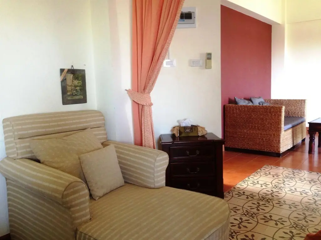 Чонбури: Yanadin Service Apartment
