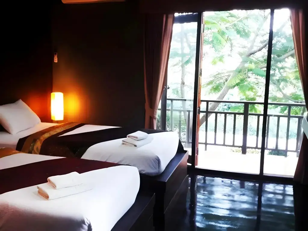Май-Ай: Thaton Hill Resort