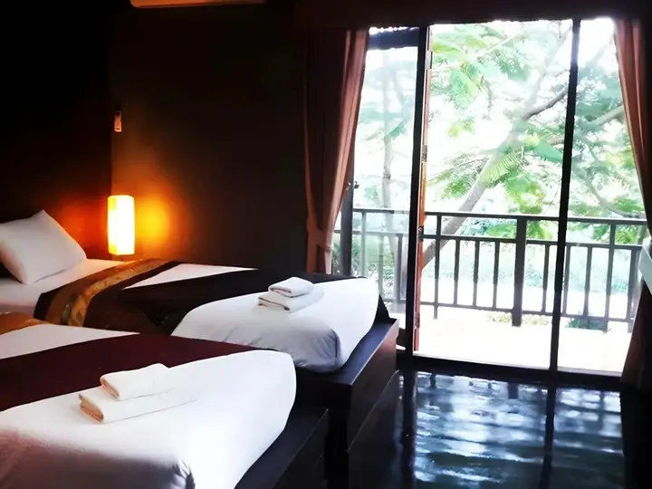Май-Ай: Thaton Hill Resort