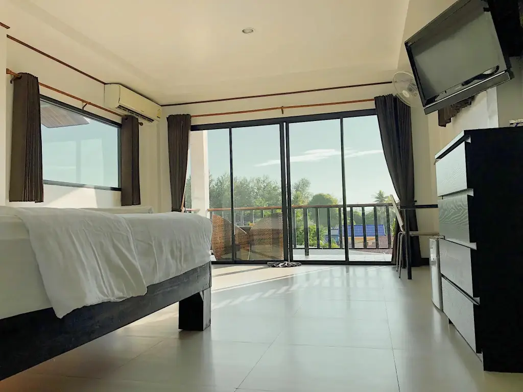 пляж Санрайз: The Reef Hotel & Studios