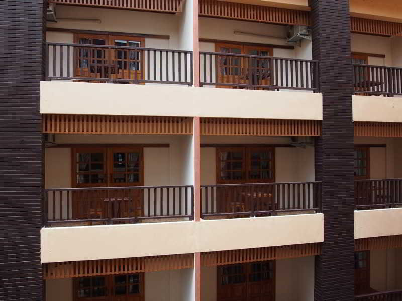 Паттайя: Golden Tulip Essential Pattaya