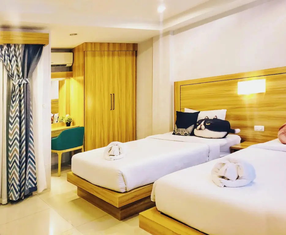 Кату: The Silk View Hotel