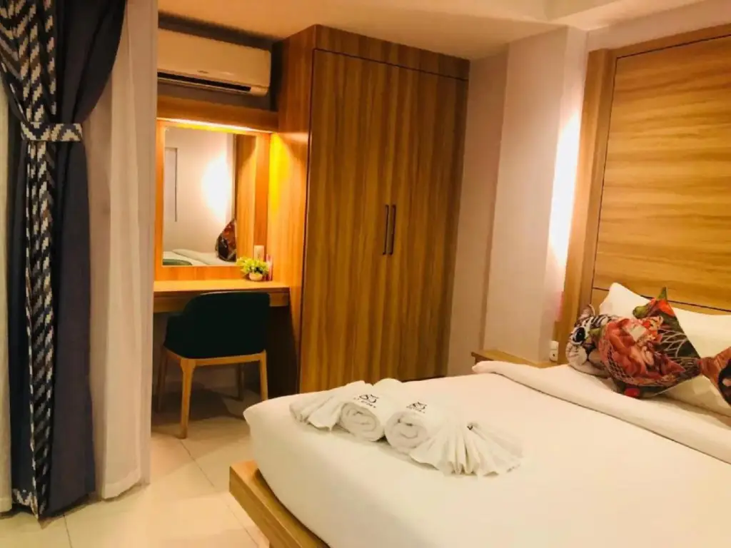 Кату: The Silk View Hotel