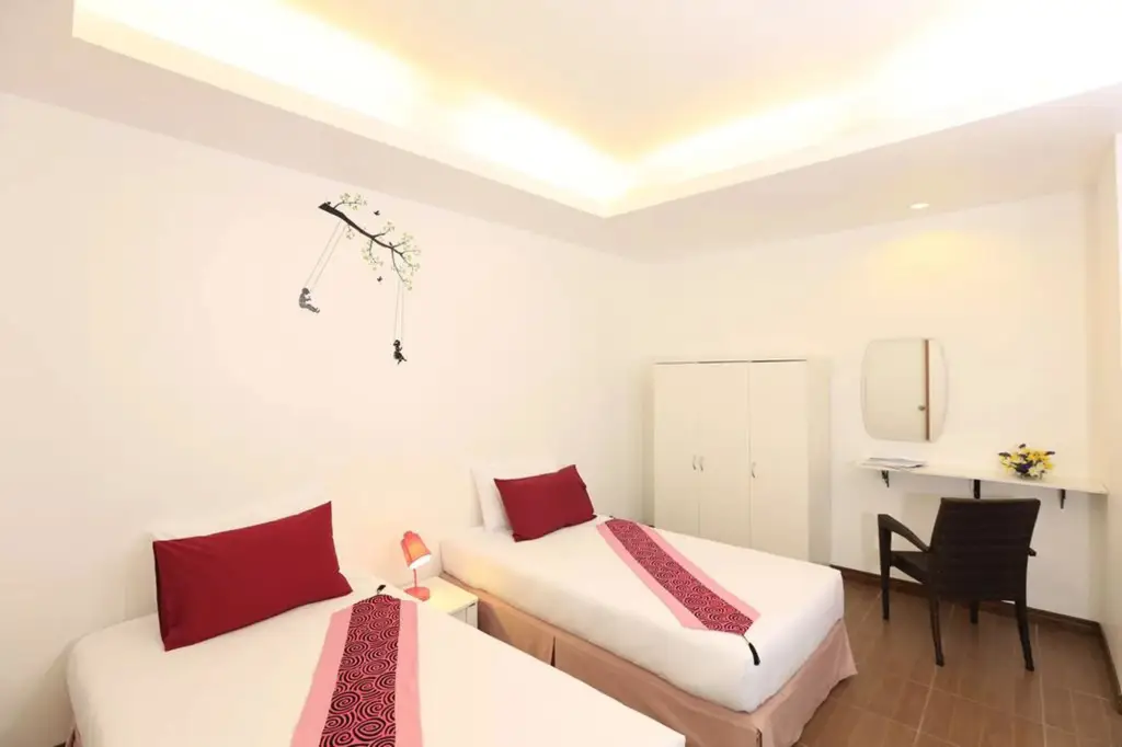 Као Лак: White Cat Hotel
