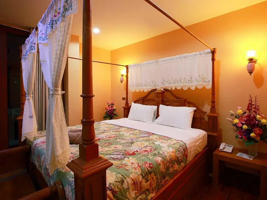 Чиангмай: At Chiang Mai Hotel
