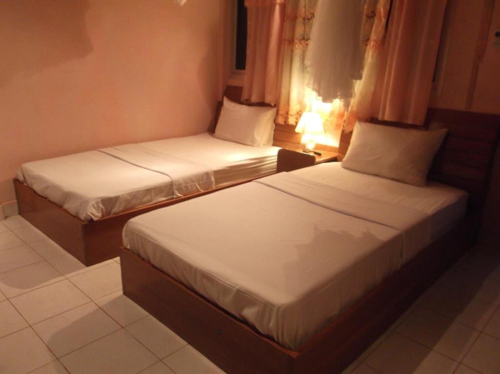 Фаном: Khao Sok Chee Wa Lai Resort