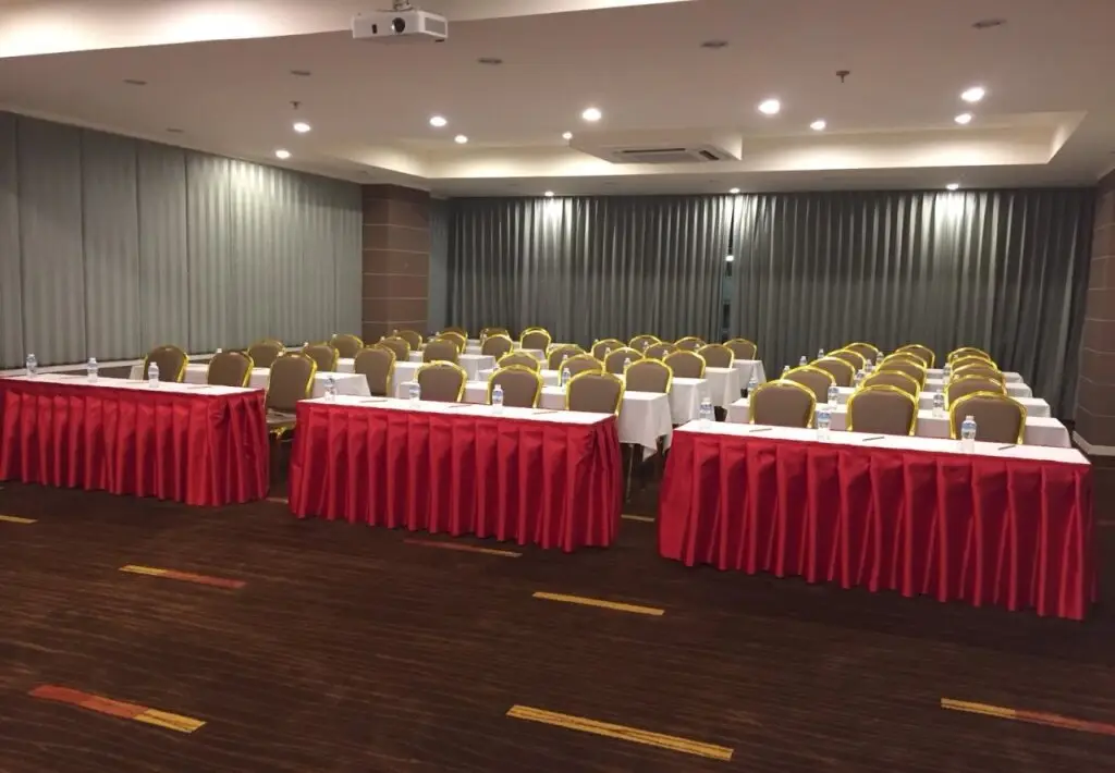 Кхлонг-Янг: May Flower Grand Hotel Korat