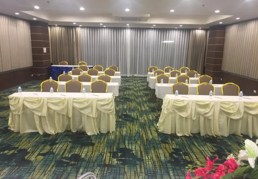 Кхлонг-Янг: May Flower Grand Hotel Korat