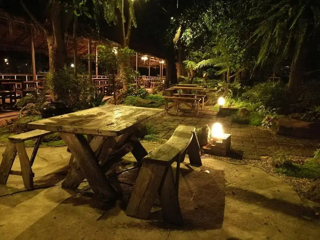 Ампхава: Young Coconut Garden Home Resort