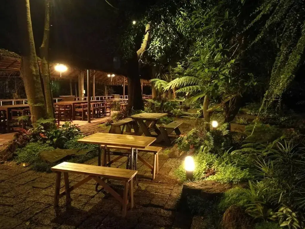 Ампхава: Young Coconut Garden Home Resort