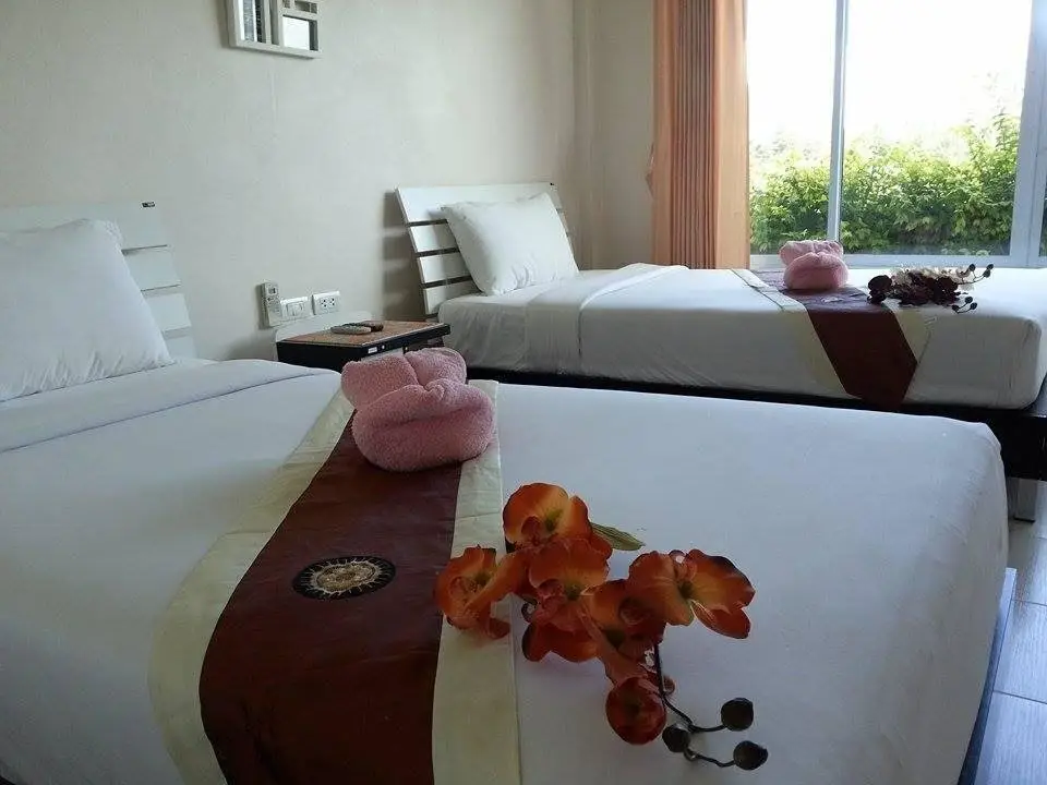 Ханом: Siriburi Resort