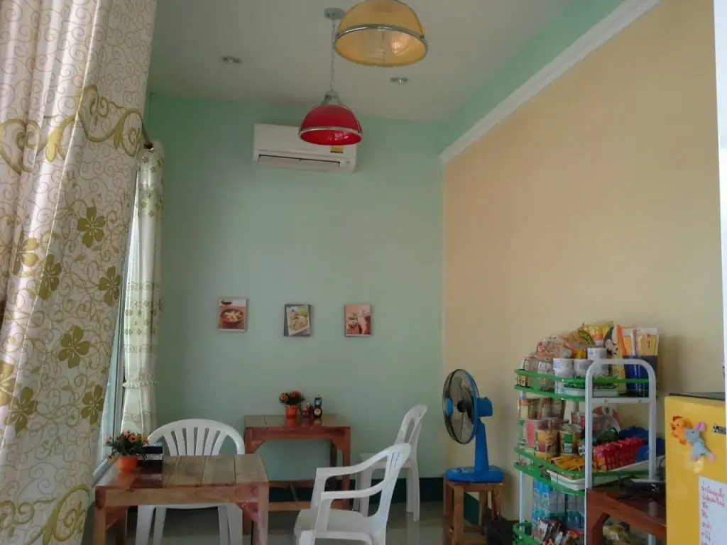 Удонтхани: Mali Home Place