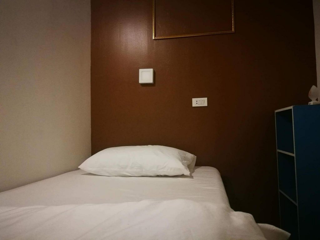 Бангкок: FIRST 1 Boutique House at Sukhumvit 1