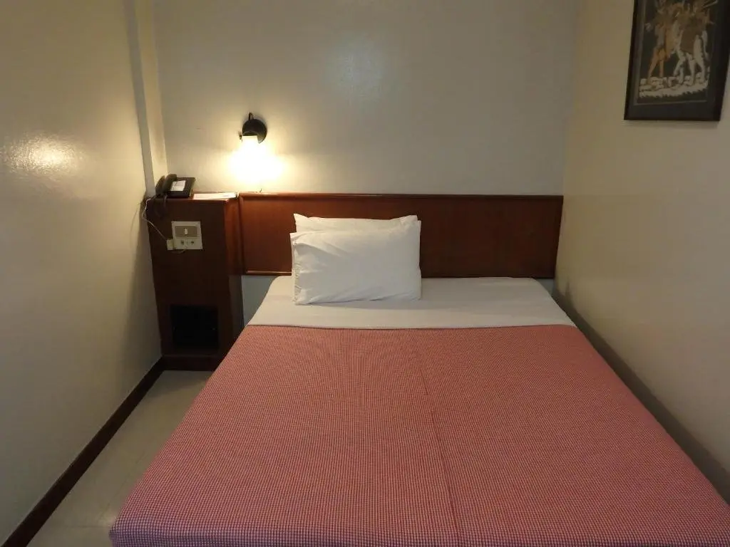Кхлонг-Янг: Sakol Hotel