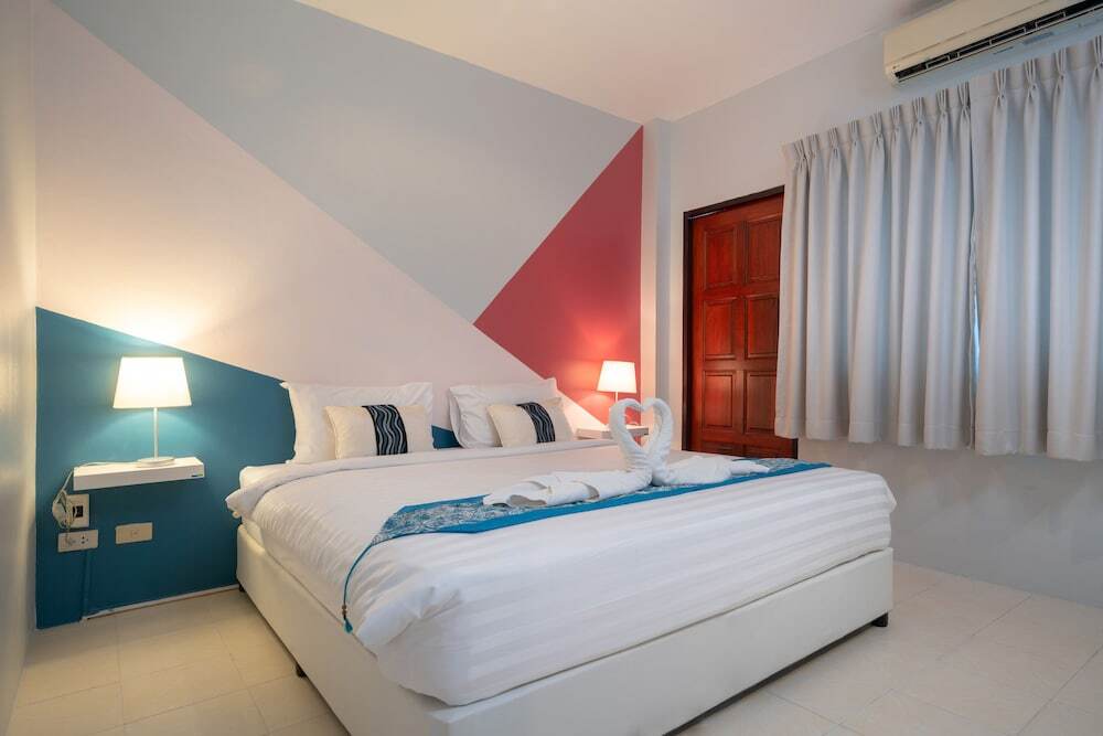 Кату: Louise Mum Guesthouse And Cafe